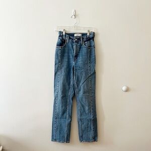 A&F 90s straight ultra high rise jeans (short)
